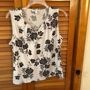 41 Hawthorn Black and White Floral Tank Top